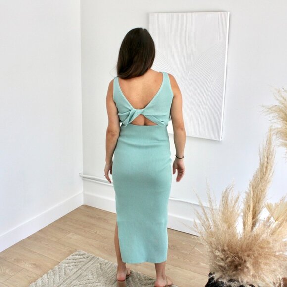 Green Knitted Split Tie Dress - Picture 2 of 3